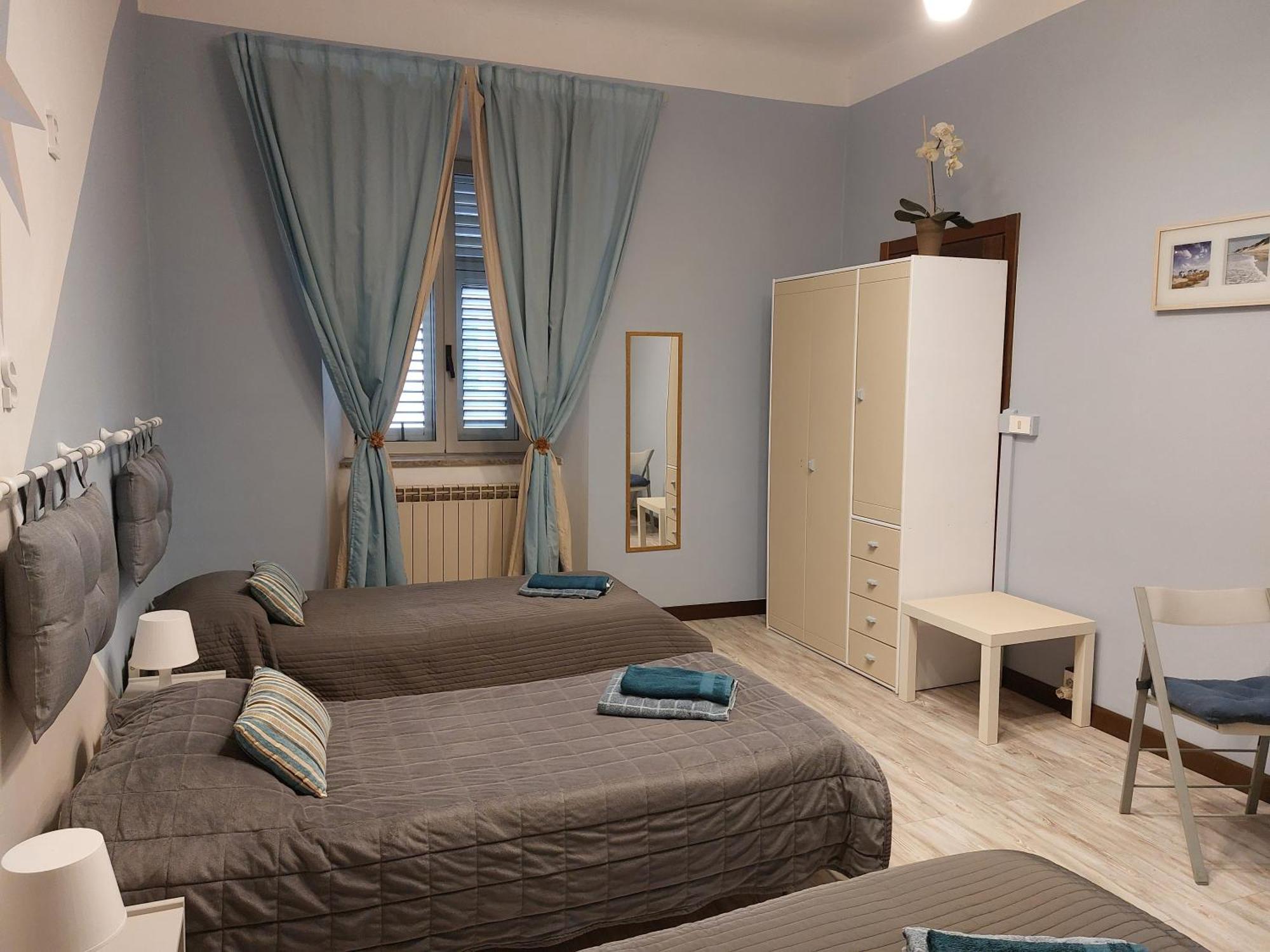 B&B Empire 1970 Trieste Room photo
